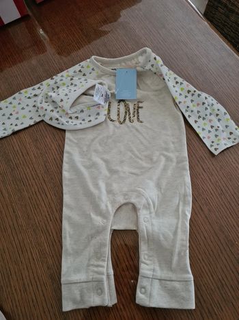 Pyjama + bavoir