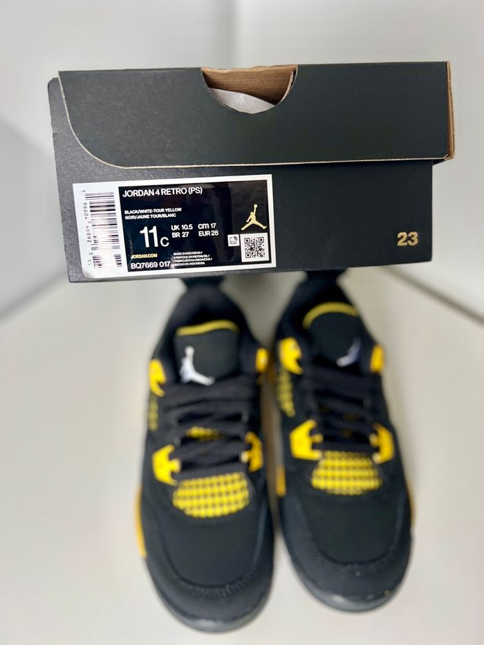 Air Jordan 4 yellow Thunder noir et jaune 28 - photo numéro 7