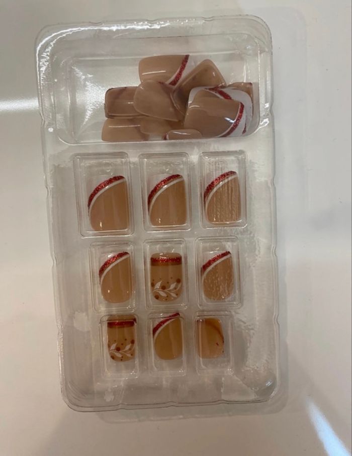 Faux ongles - photo numéro 2