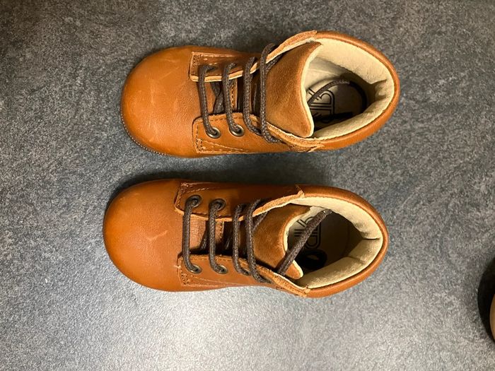 Chaussures bottines cuir 20