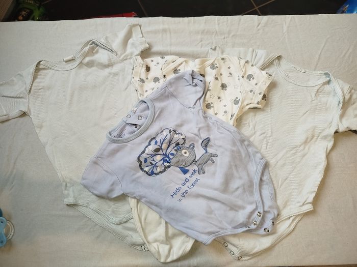 Lot de 4 bodies