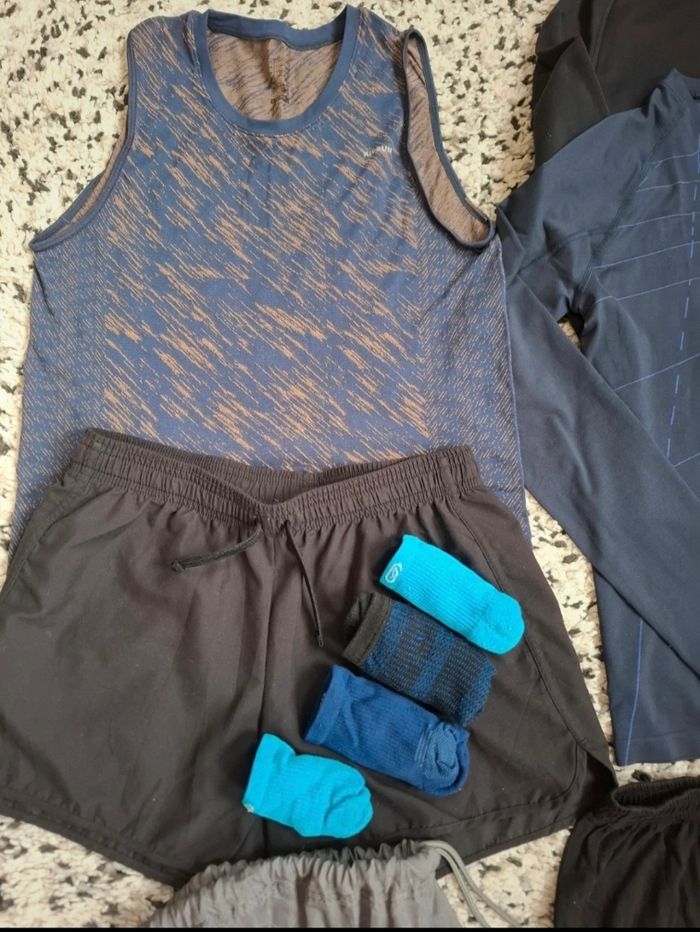 Lot 13 vêtements de sport - photo numéro 4