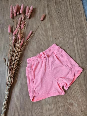 Short rose fluo Kiabi 24 mois