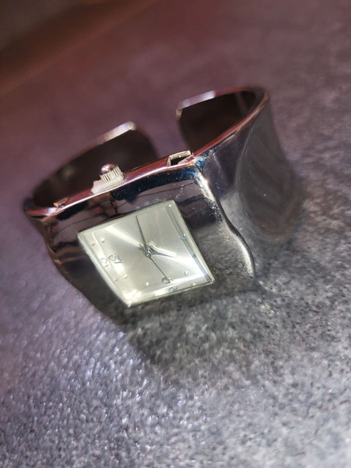 Montre élégante ! - photo numéro 3
