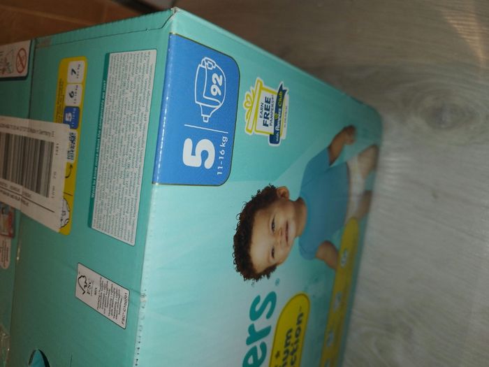 Couches Pampers premium - photo numéro 2