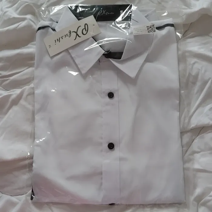Polo blanc et noir
