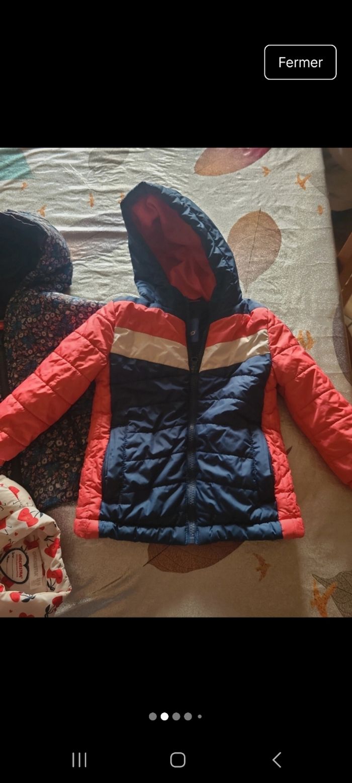 Vends doudoune fille 3ans don une sans manche - photo numéro 2
