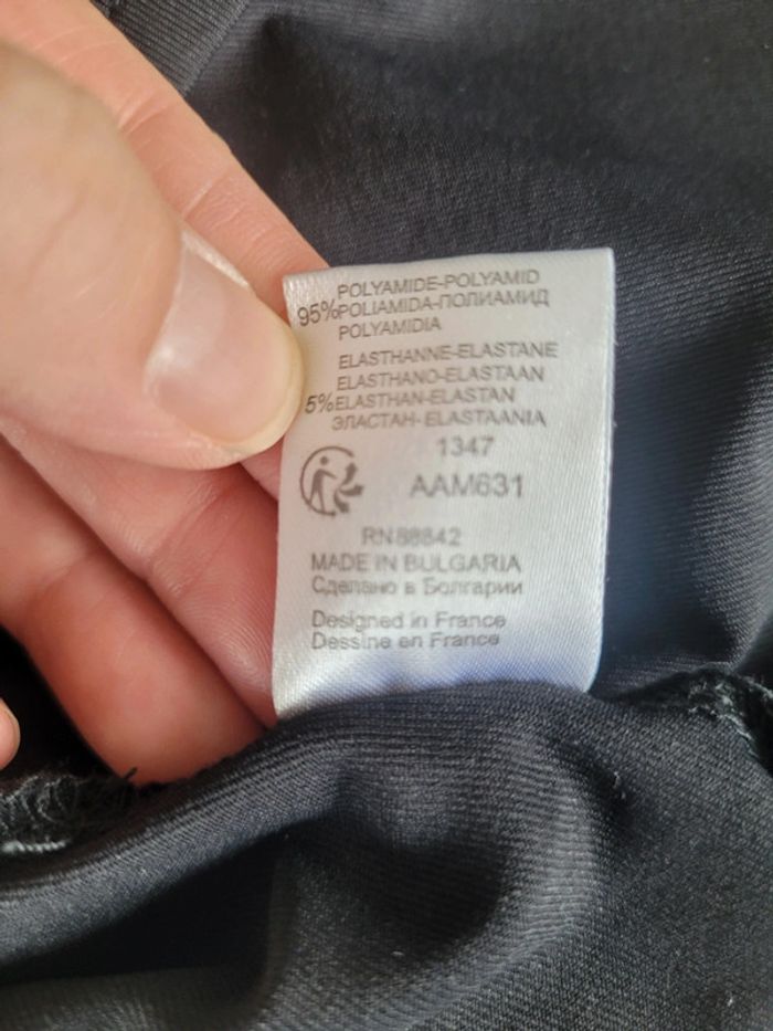 Top noir fines bretelles taille 46 / 48 - photo numéro 2