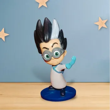 Très belle figurine Roméo Pyjamasques