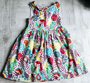 Superbe robe fleurie dpam 8 ans