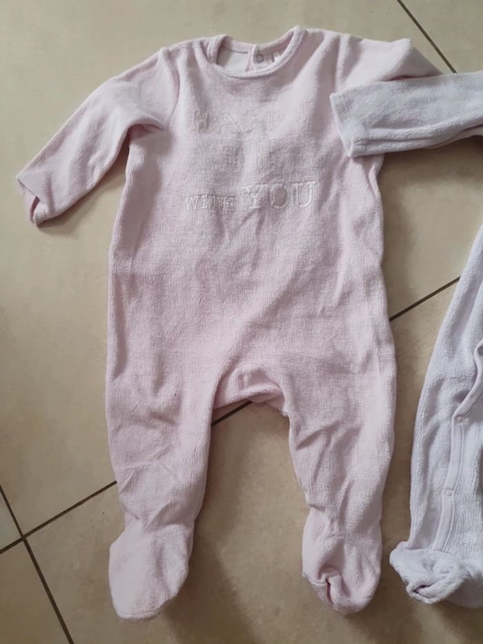 2 pyjamas - photo numéro 2