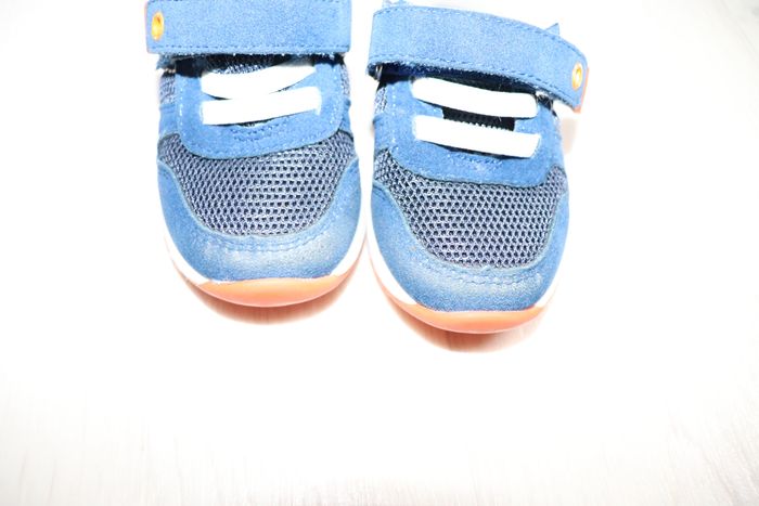 Chaussures taille 19 - photo numéro 3