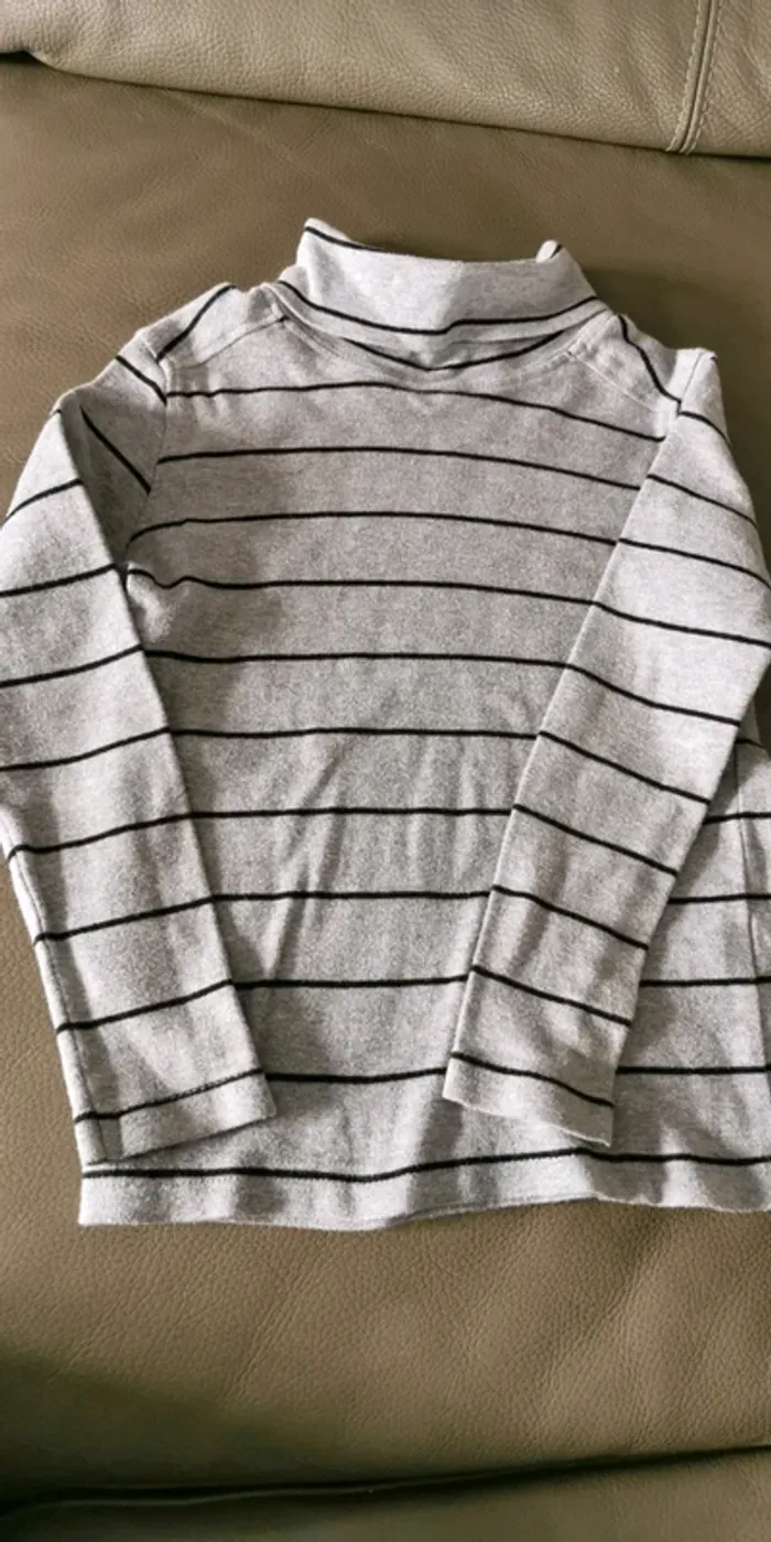 Tee-shirt manches longues col roulé gris à rayures - Kiabi - 6 ans