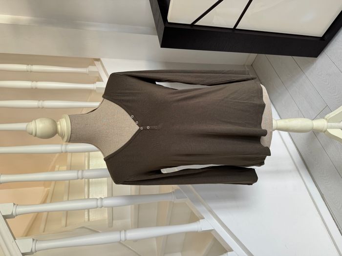 Blouse manches longues WE marron avec boutons sur le col V - photo numéro 1