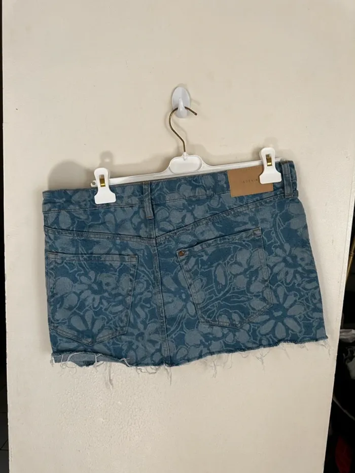 Mini jupe en jean 90’s mini motif fleurs - H&M - photo numéro 2