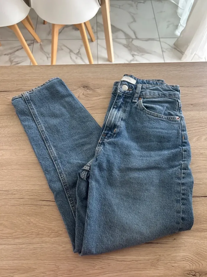 Jean mom fit H&m taille 34 - photo numéro 2