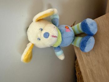 doudou chien bleu cœur rose porte clés