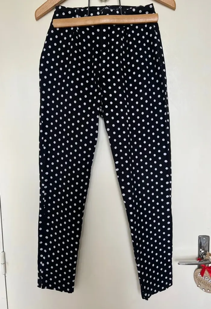 Pantalon à pois T36 🤍🖤 - photo numéro 2