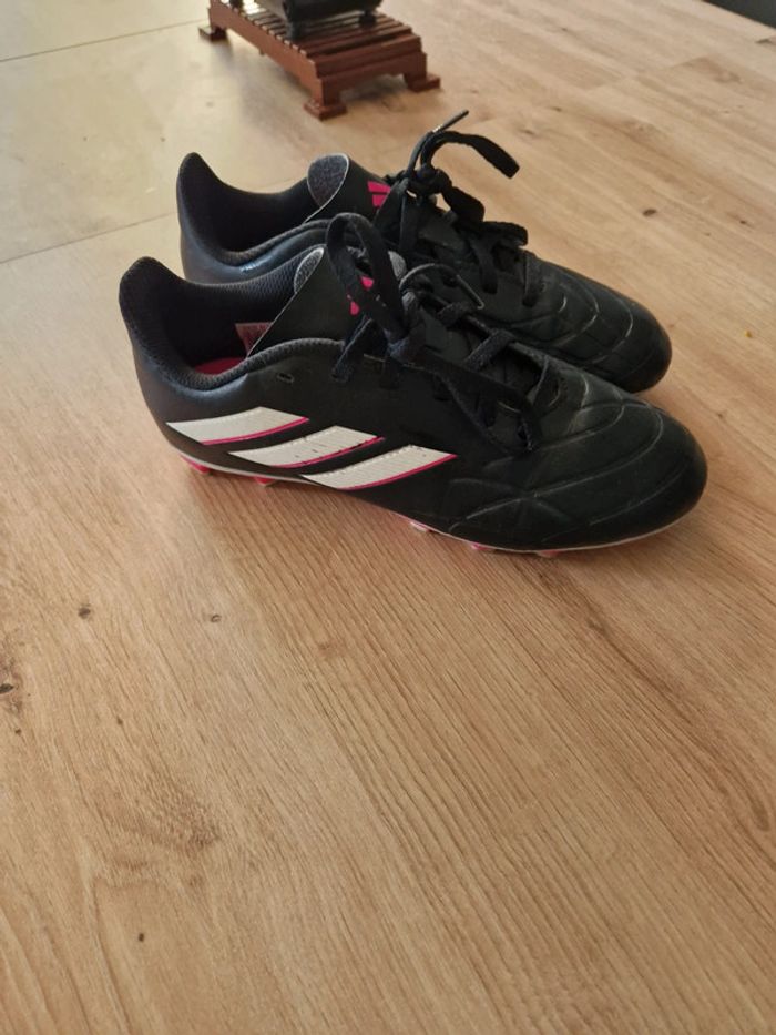 Chaussure foot - photo numéro 1