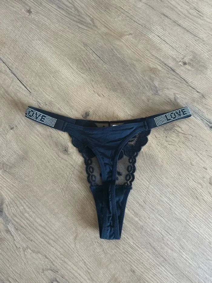 String femme strass - photo numéro 2