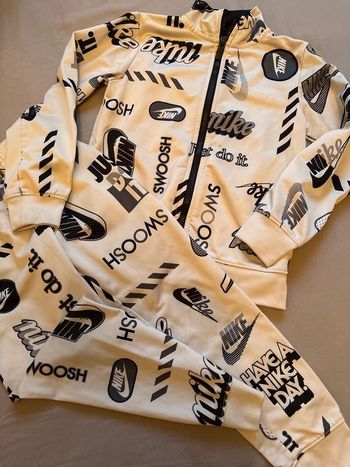 Ensemble Nike
