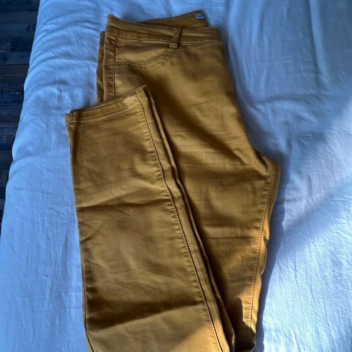 Pantalon moutarde