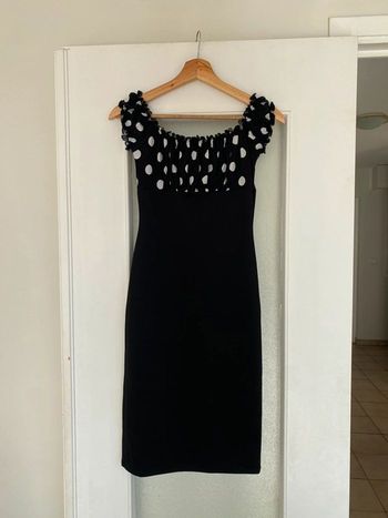 Robe à pois blanc et noir