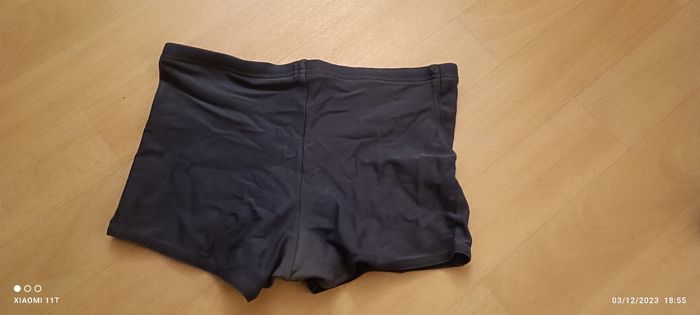 Maillot short de bain taille 8/10 ans