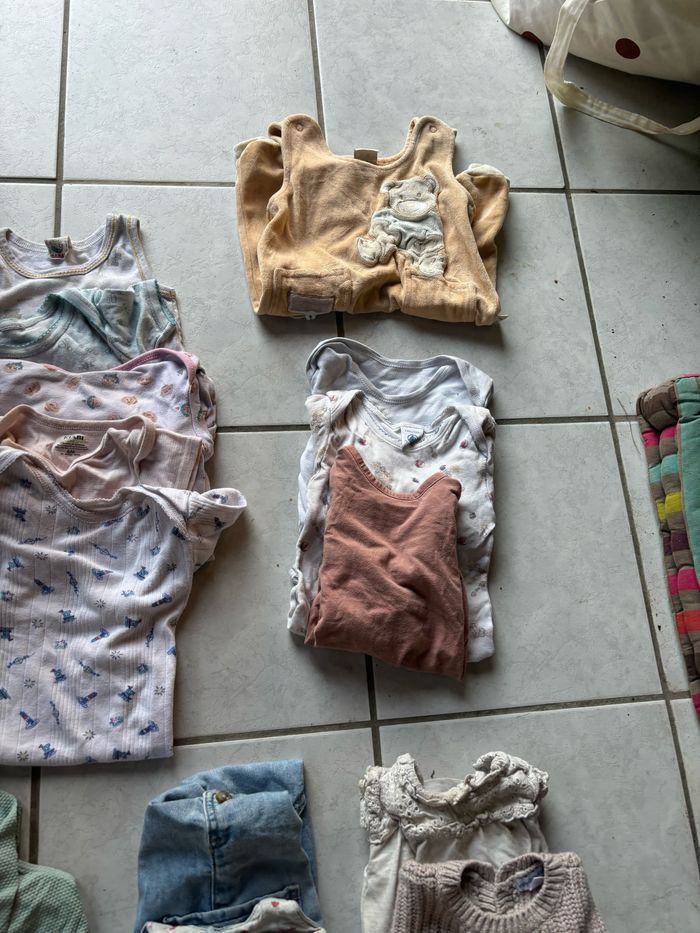 Lot de vêtement taille environ 9 18mois mixé de taille - photo numéro 7