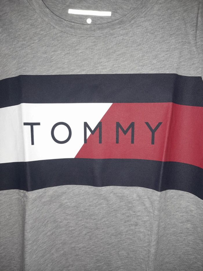 T-shirt tommy hilfiger xs 🚹 - photo numéro 4