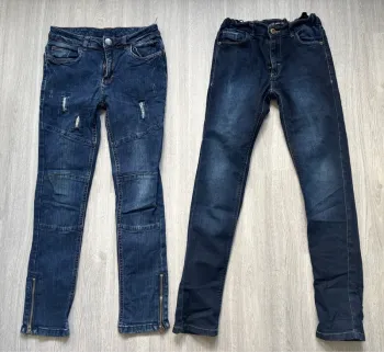 2 jeans Taille 12 ans