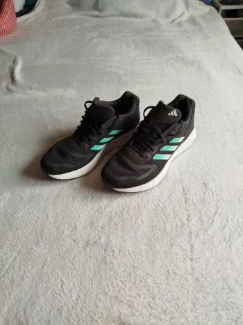 Chaussures Adidas Duramo 10 taille 44