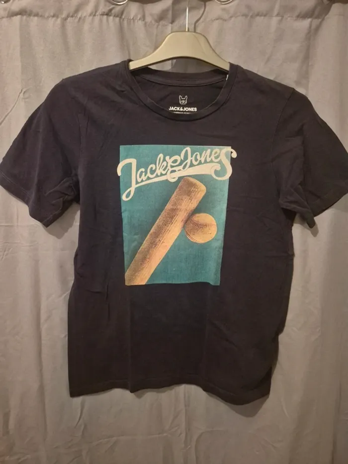 Tee shirt