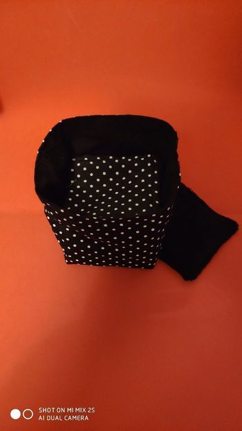 12 lingettes lavables et son panier,  neuf....