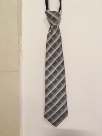 Cravate grise à carreaux Laotai