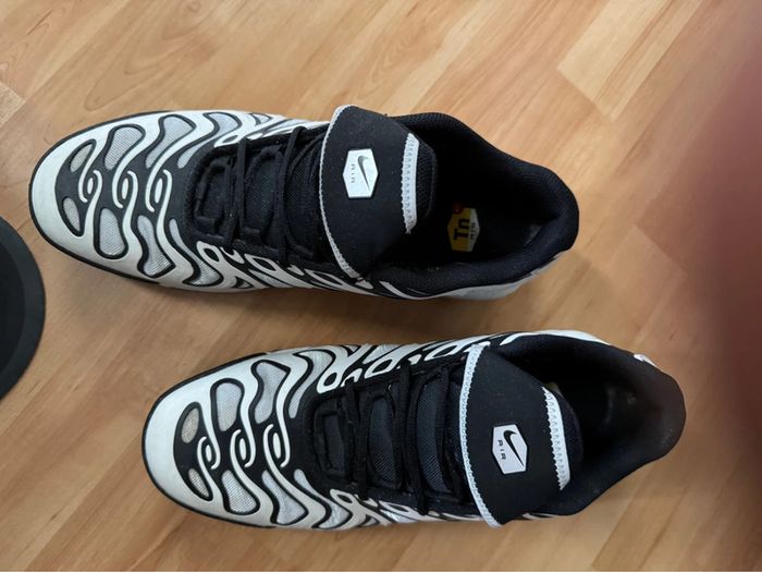 Nike Air Max Plus Drift – Black/White – Taille 44 - photo numéro 2