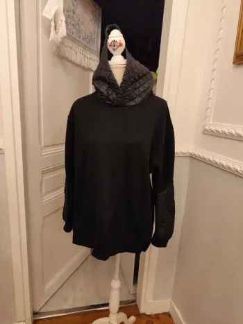 Sweat shirt Zara noir capuche matelassée
