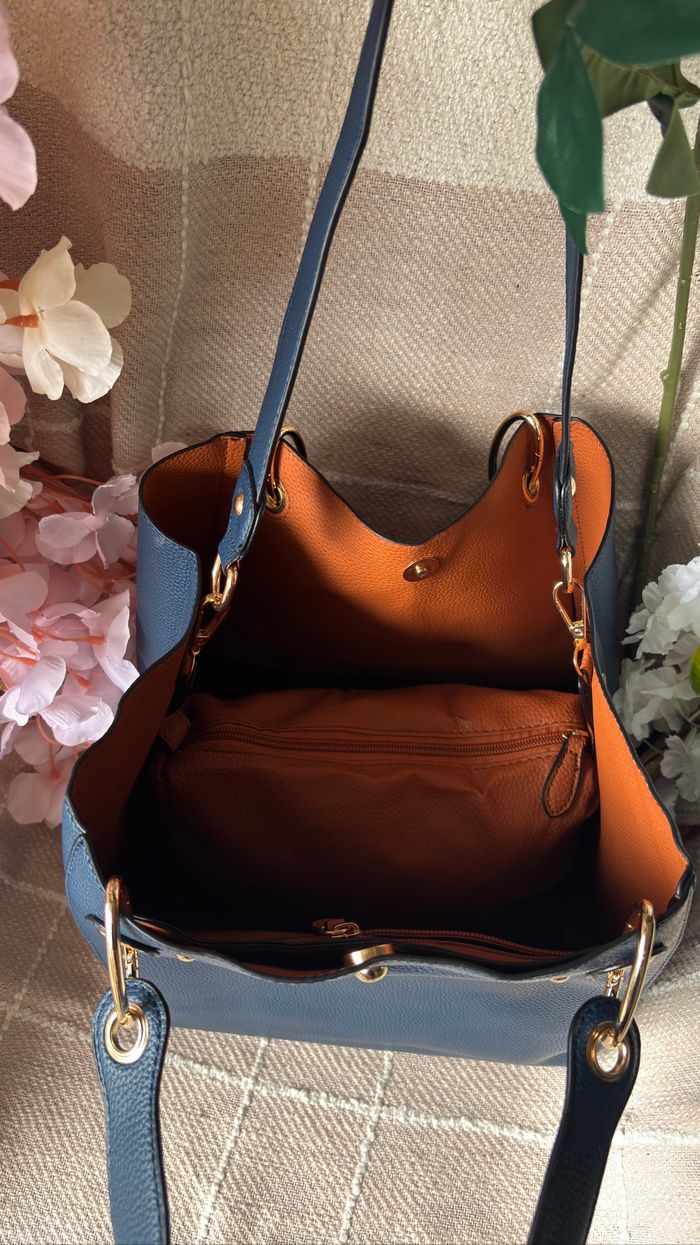 Sac à main bleu nuit neuf chic & modulable coup de cœur assuré - photo numéro 4