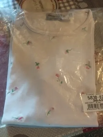 Tee-shirt brodé damart manches courtes taille 38 40
