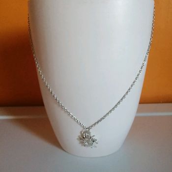 🌸Collier argenté avec pendentif soleil Bohême Neuf 🌸