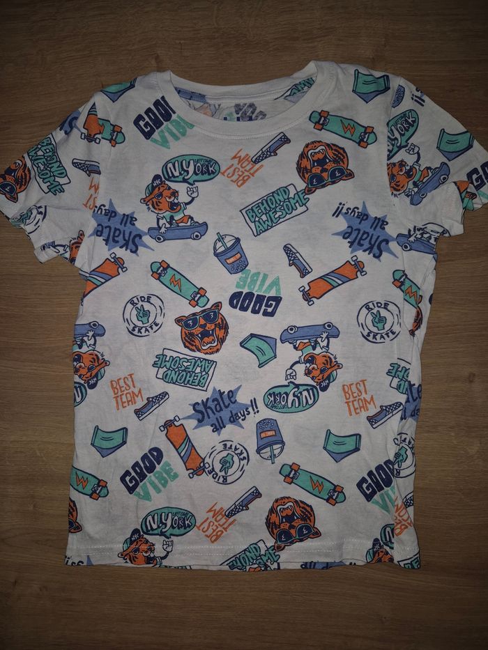 Tee-shirts et chemise 6 ans - photo numéro 2