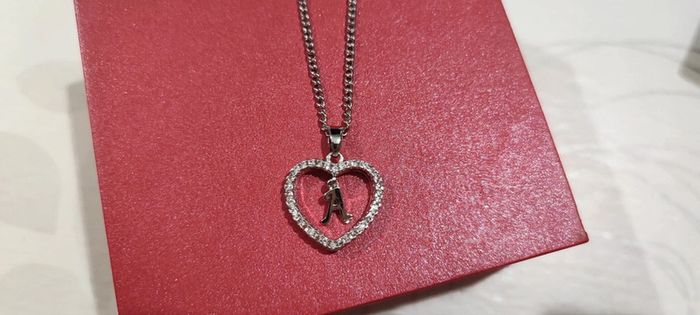 Collier forme coeur avec lettre A - neuf - photo numéro 3