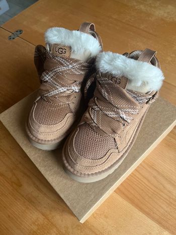 Boots UGG Esmee Lace Up Chestnut