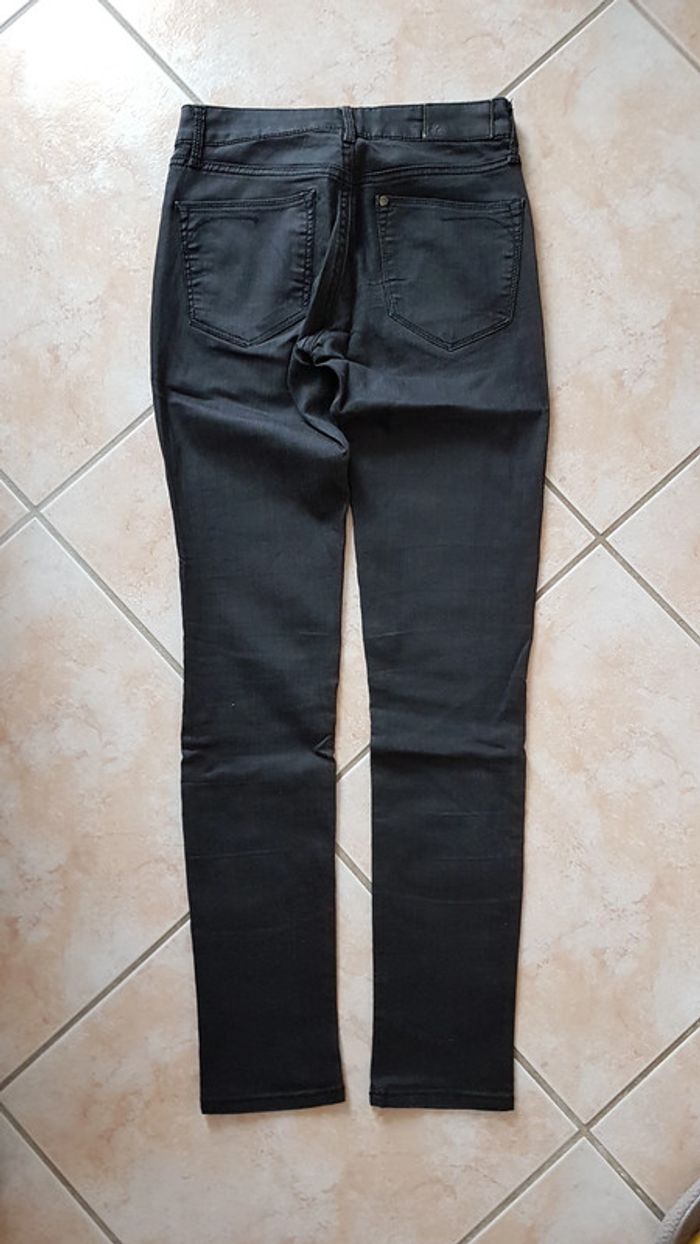Jean noir H&M T36 - photo numéro 4