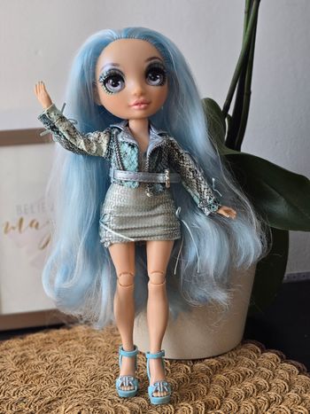 Poupée Rainbow high 