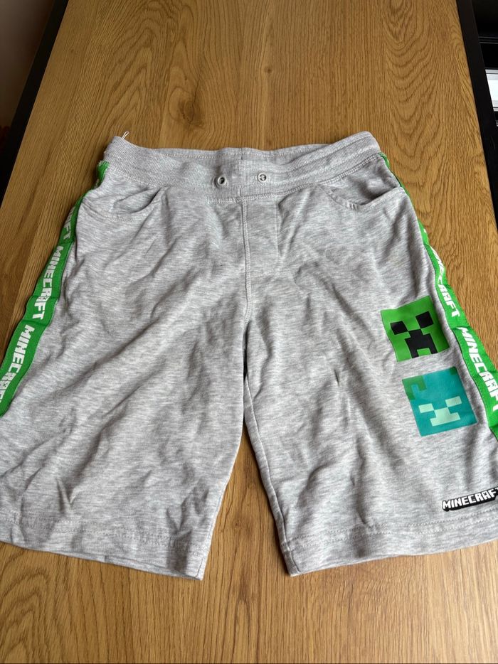 Short garçon taille 146 - photo numéro 1