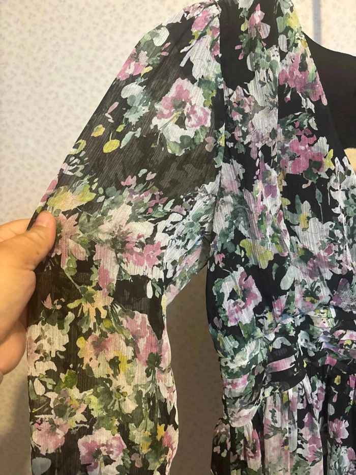 Robe fleurie taille 38 marque sinequanone - photo numéro 4