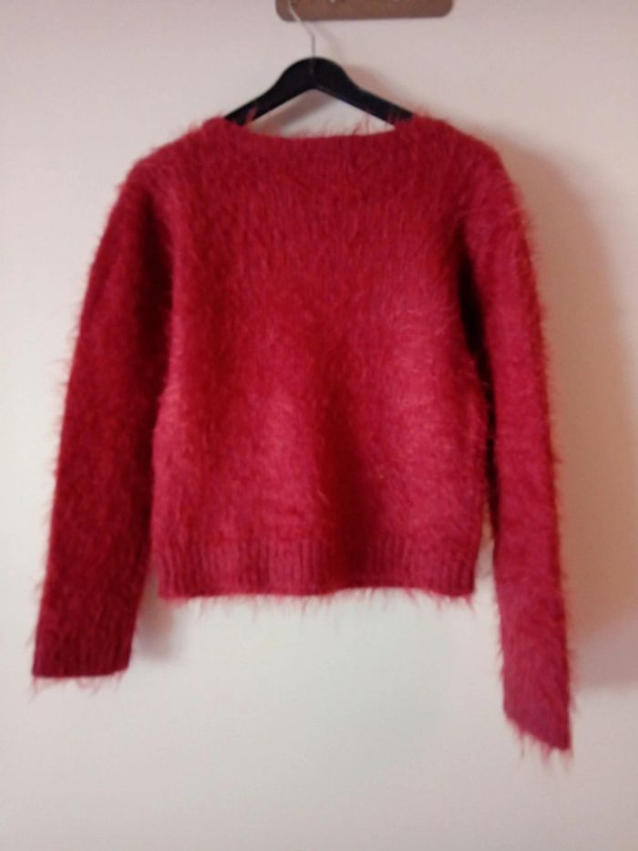 Joli pull bordeau. 8 ans - photo numéro 8