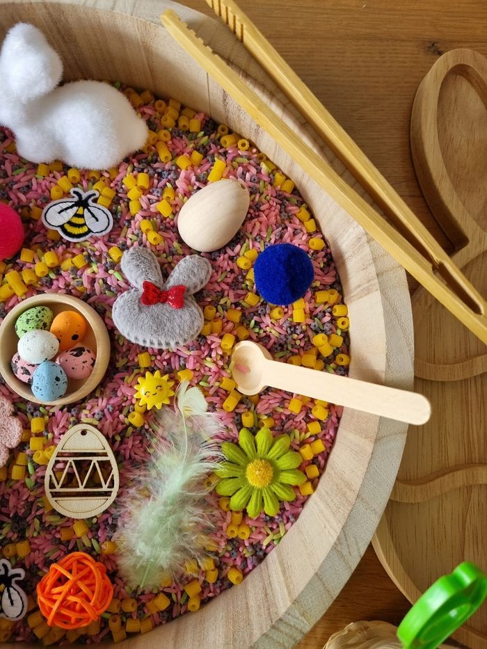 Kit de jeu de transvasement sensoriel riz coloré thème : Œuf lapin de Pâques - photo numéro 4