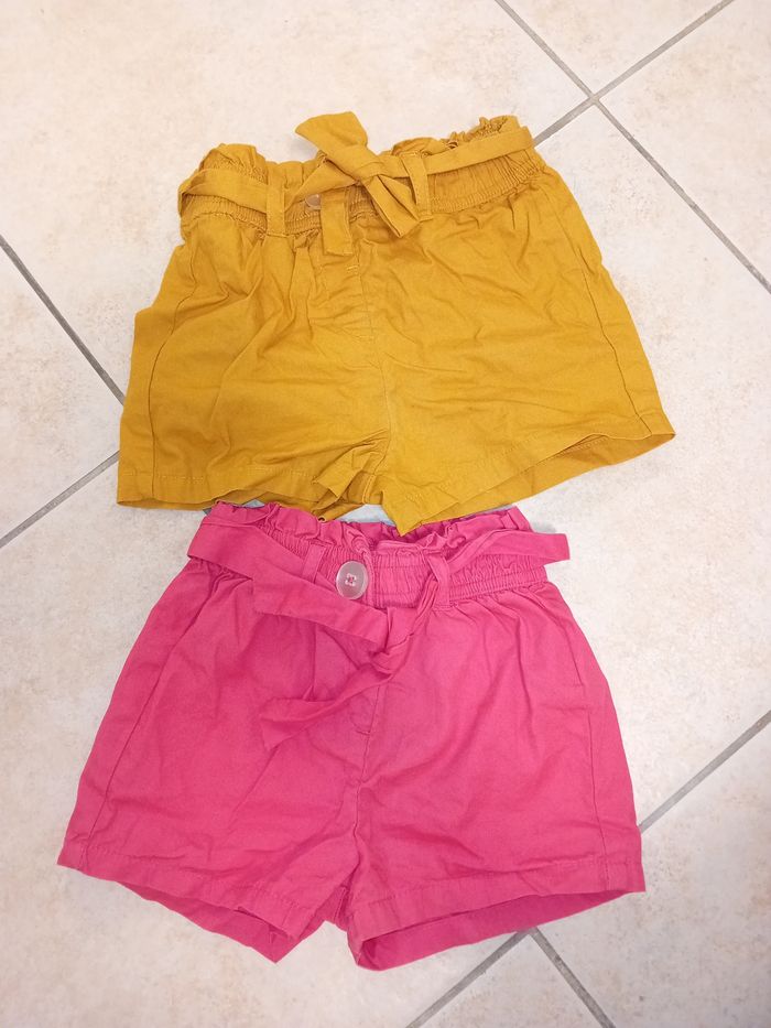 2 shorts 9 mois